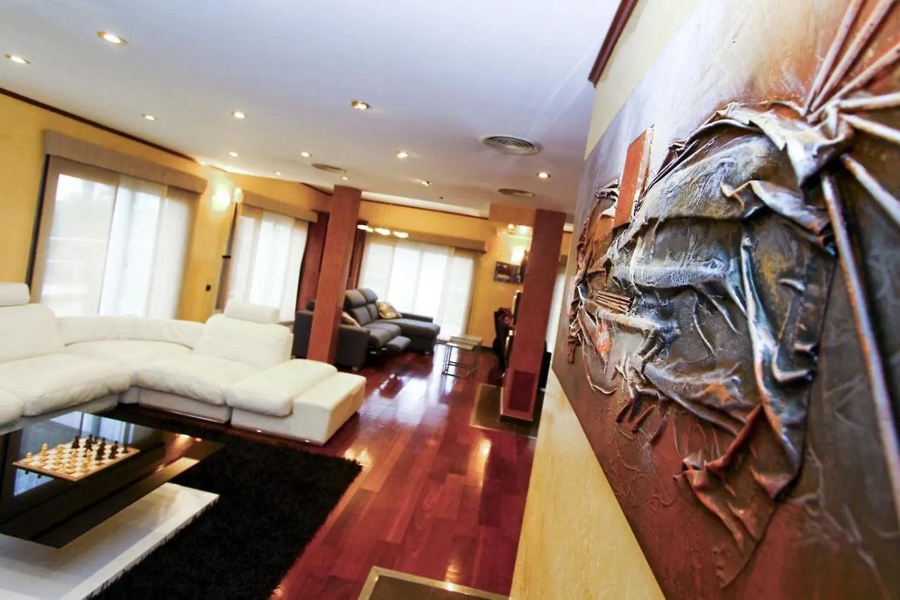 New Play Lake Villa Salou Spain