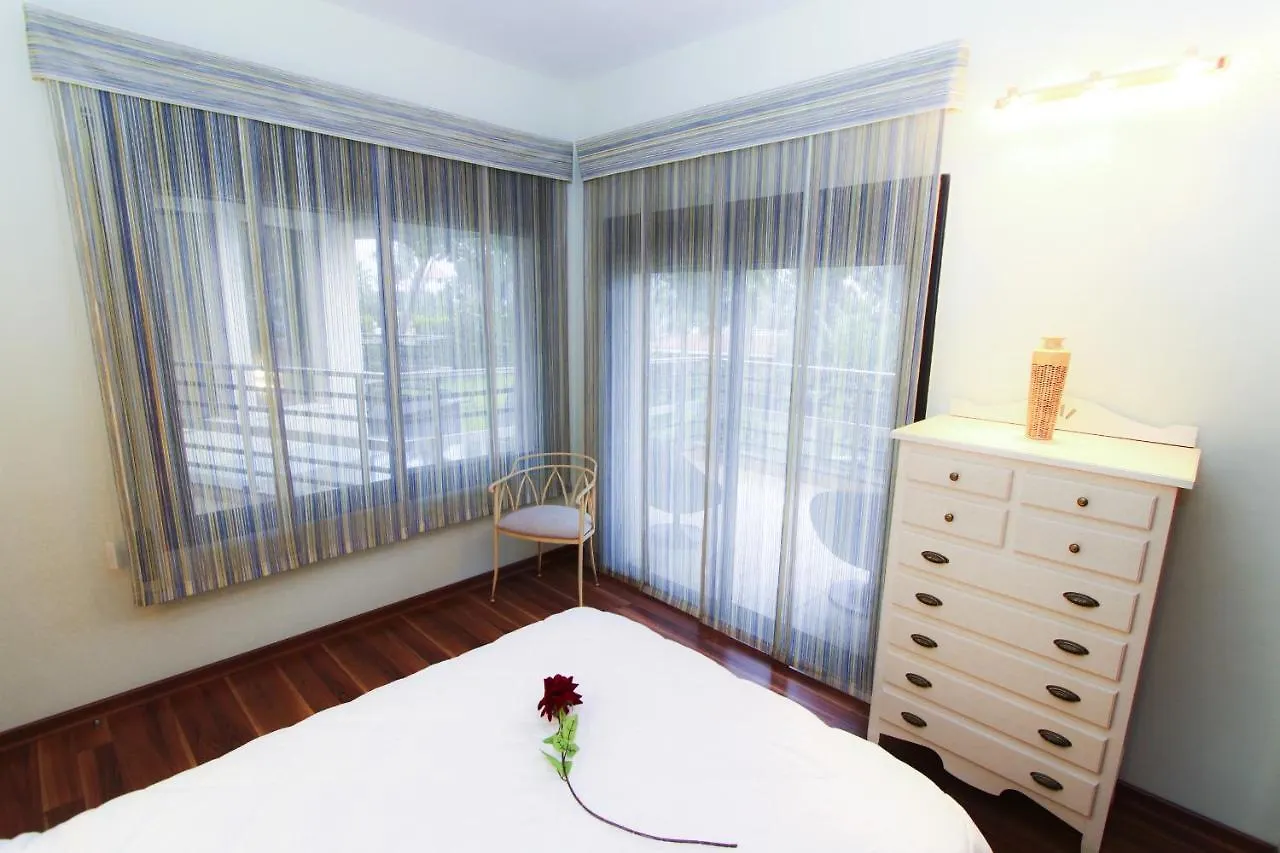 New Play Lake Villa Salou