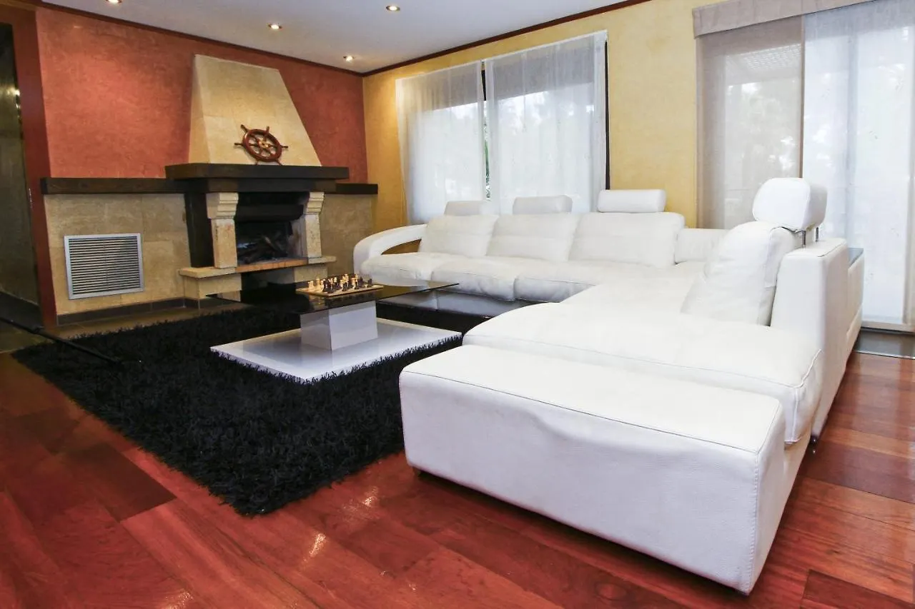 New Play Lake Villa Salou Spain