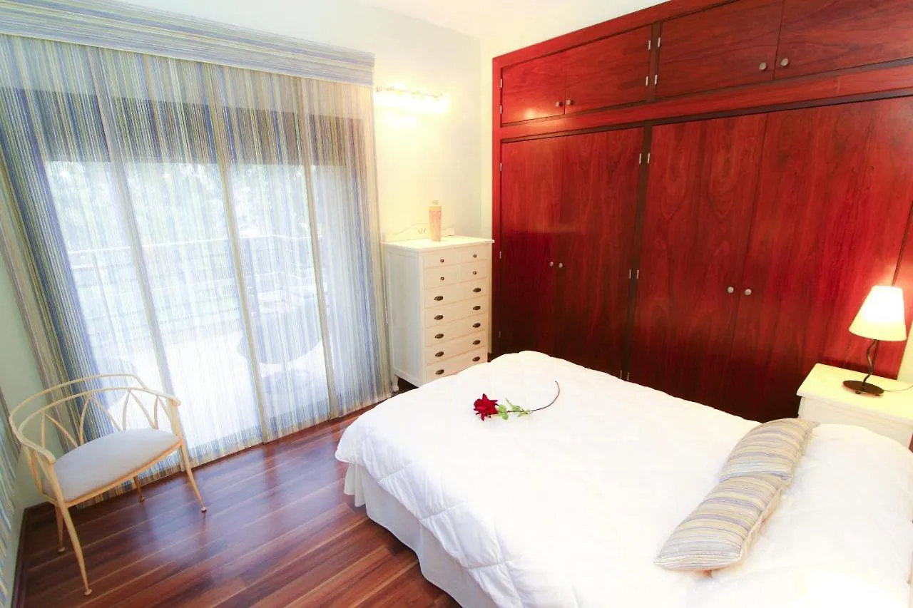 New Play Lake Villa Salou
